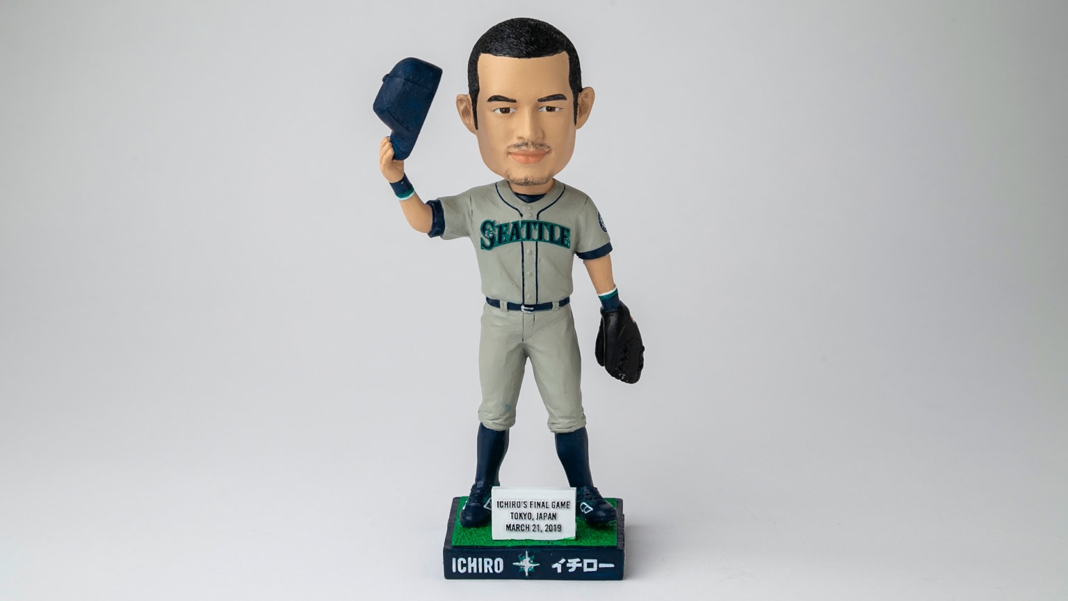 Ichiro Suzuki bobblehead