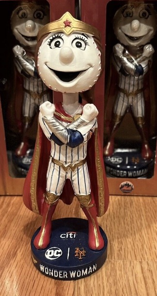 Mrs. Met bobblehead