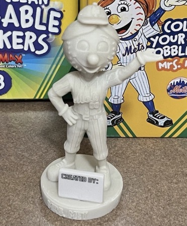 Mrs. Met bobblehead